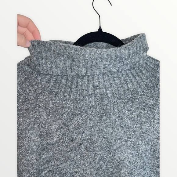 TOPSHOP Gray Ribbed Bell Sleeve Cowl Neck Cozy Oversized Pullover Sweater Size 2 - Picture 7 of 11